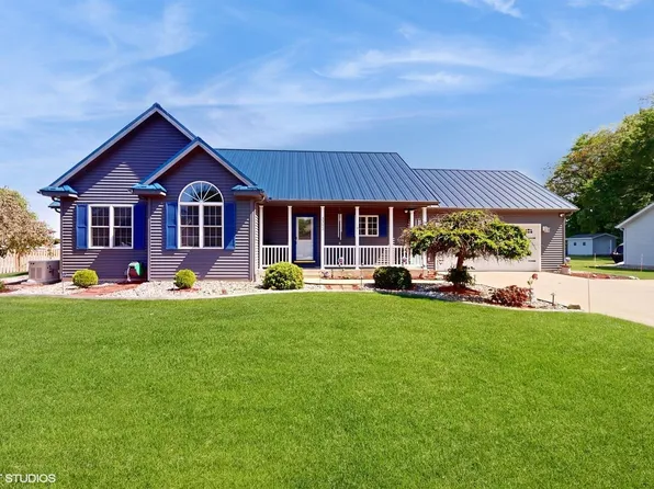 3392 E Sundew Dr, Rolling Prairie, IN 46371