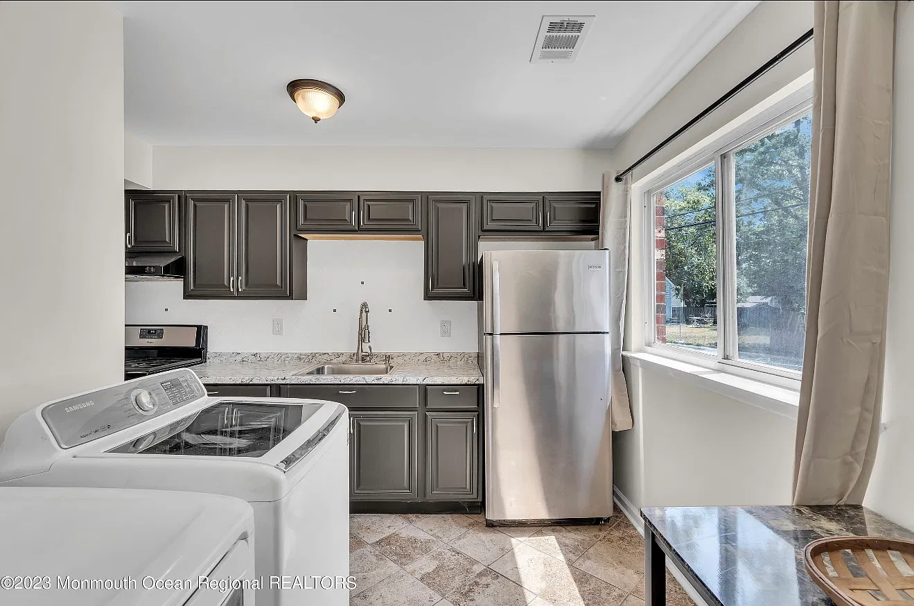 1207 Washington Ave — Photo 4