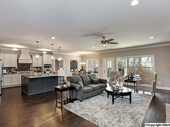 5th image of 2139 Noel Dr