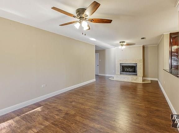 2nd image of 2900 Broadmoor Ave