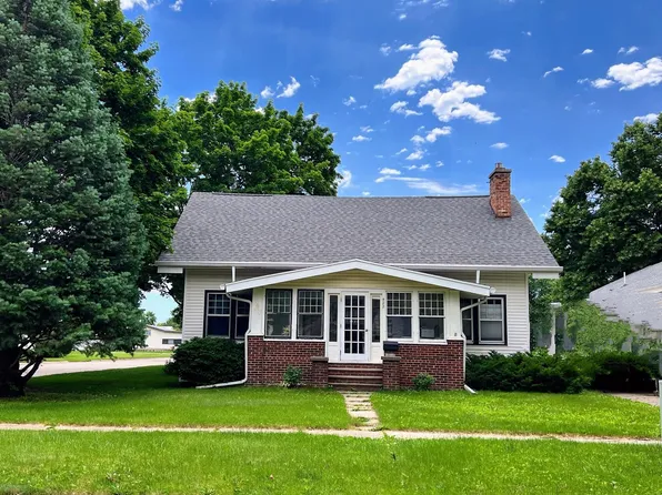 422 E 9th St, Spencer, IA 51301