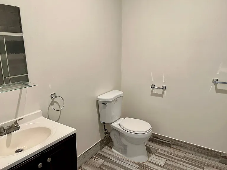 Saranac Street 7227 - 7229 - 7231 — Photo 21