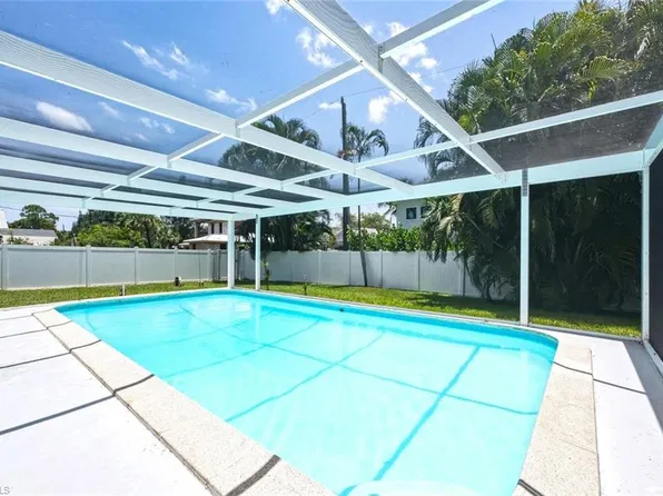 1216 10th ST N, NAPLES, FL 34102