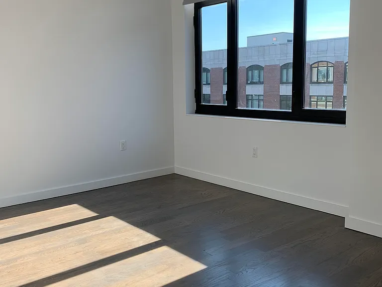 125 Parkside Ave #5E — Photo 10