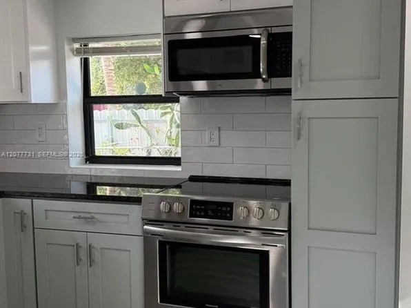 305 NE 58th Ter, Miami, FL