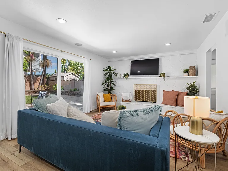 16002 Warren Ln — Photo 50