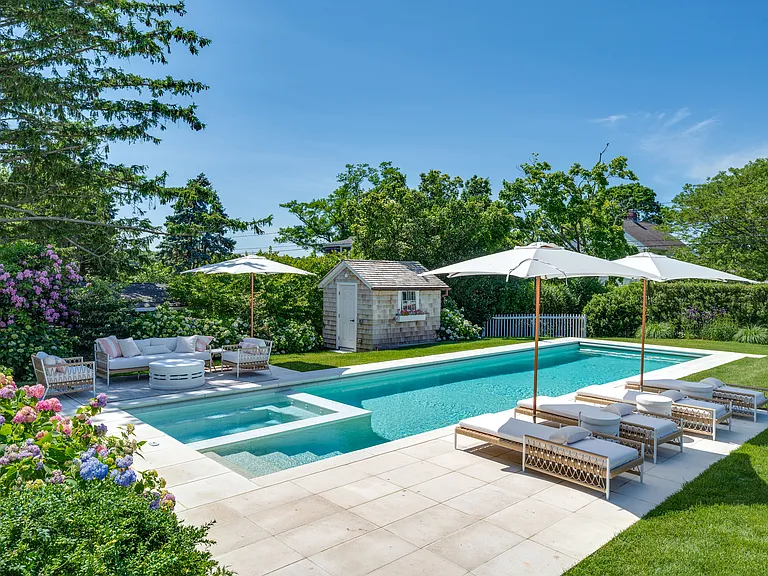 15 Montclair Ave — Photo 3
