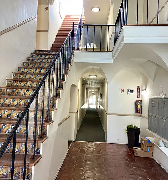 439 N Van Ness Ave — Photo 9