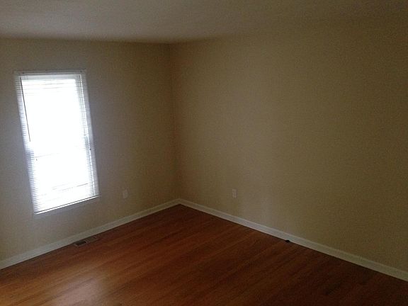 2nd image of 5514 Woodland Ln