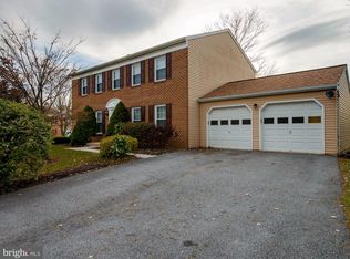 8 Paterwal Ct, Reisterstown, MD 21136