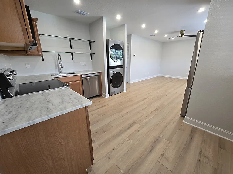 1706 N Tampania Ave #D — Photo 6