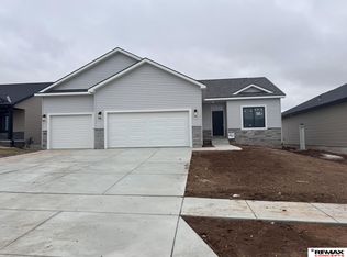 528 Woodsage Rd, Seward, NE 68434