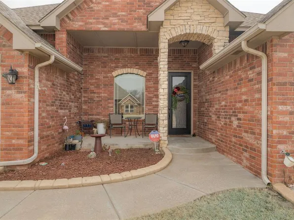2816 Morgan Trace Rd, Yukon, OK 73099