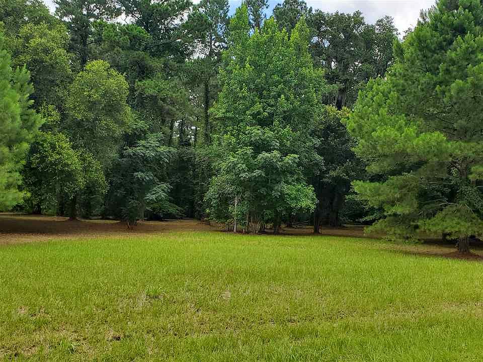 1st image of Dogwood Dr