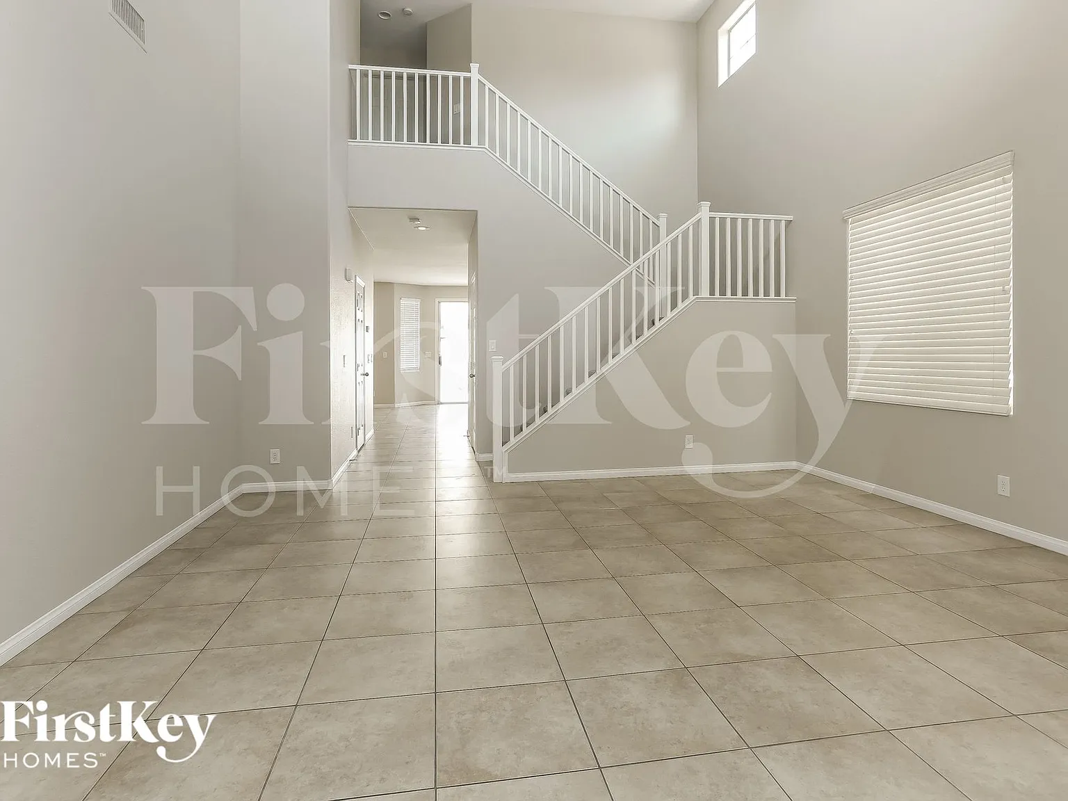 3 bed, 3.5 bath, 2614 sqft, $2,155 — Photo 2