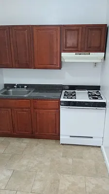 Rented by Arena Real Estate | media 18