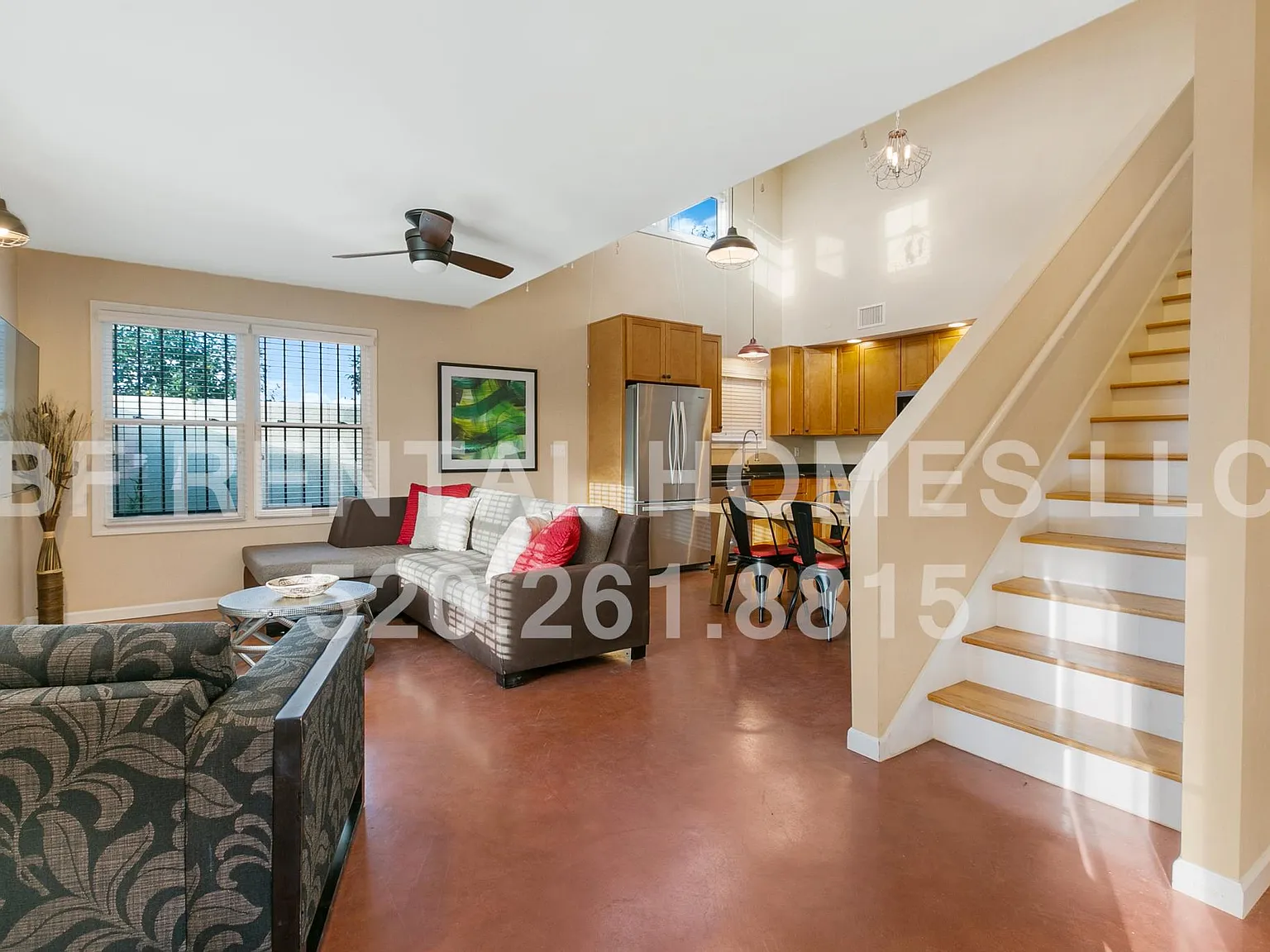 1040 N Arizona Ave — Photo 1