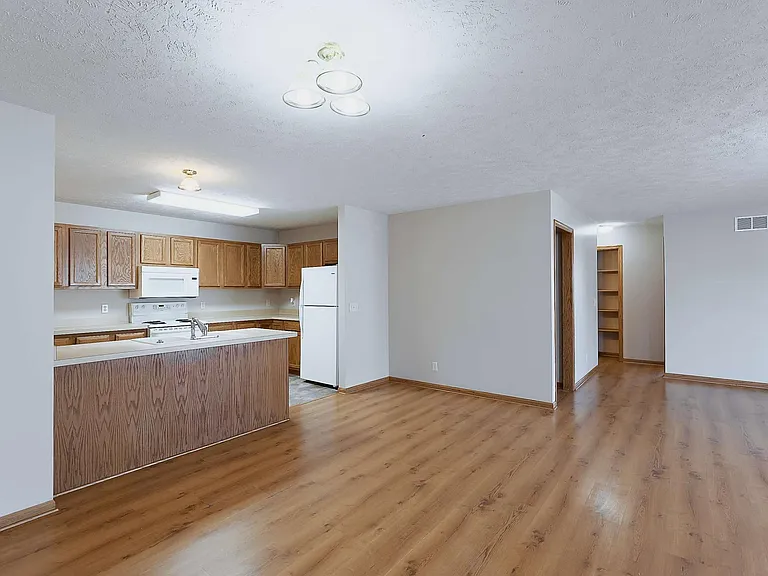 8604 Delphinium Ln — Photo 7