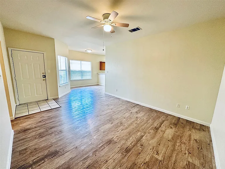 2873 Southampton Way #B — Photo 14