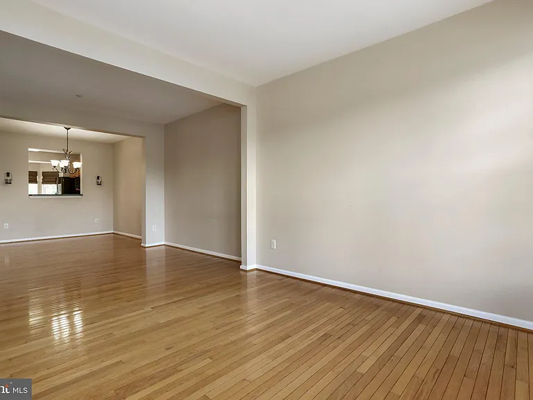 8818 Papillon Dr — Photo 15