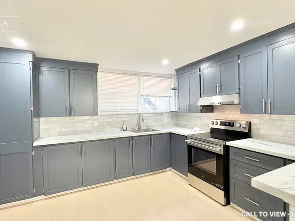 887 Simcoe St N #5, Oshawa, ON L1G 4W1