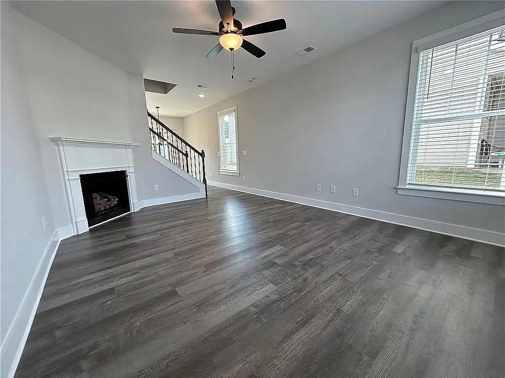 3 bed, 3.0 bath, 1500 sqft, $1,800 — Photo 4