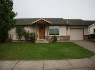 802 R St, Springfield, OR 97477