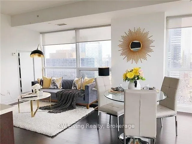 386 Yonge St #3702 — Photo 11