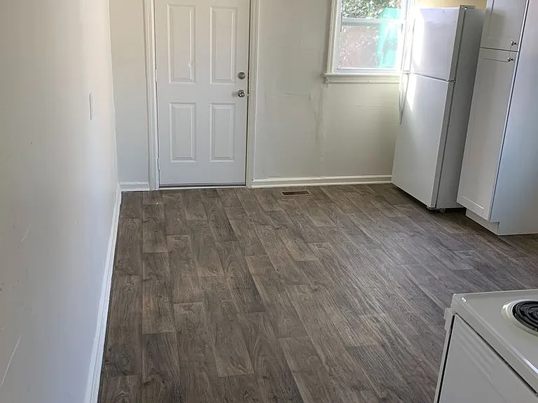 1514 Sloan St — Photo 4