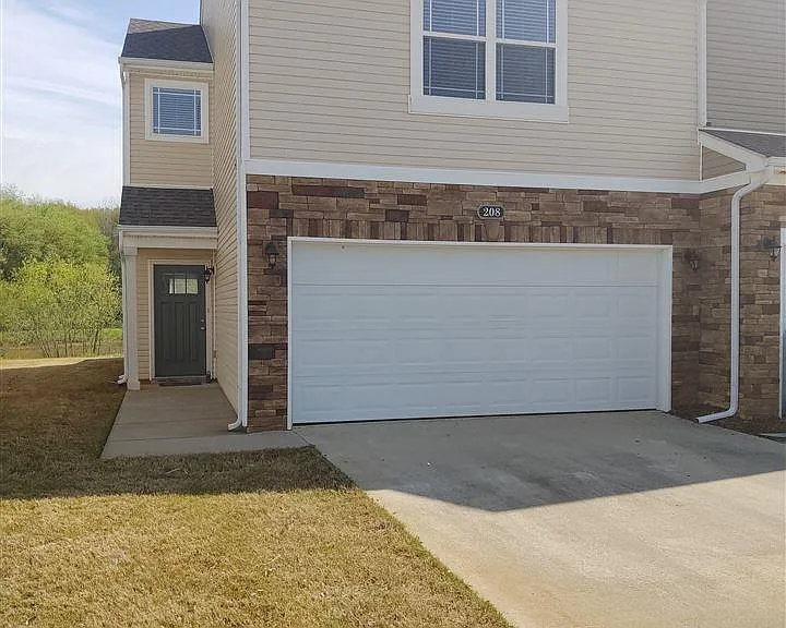 208 Falling Water Ln SW — Photo 2