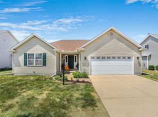 817 Bluegrass Ln, Champaign, IL 61822