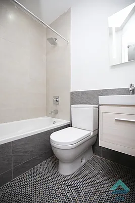 Rented by EXR | media 20