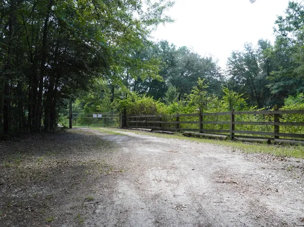 189 Indian Oaks Ln, Cottageville, SC 29435