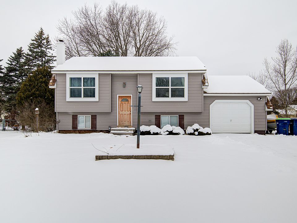 1st image of 4900 Thornapple Ln