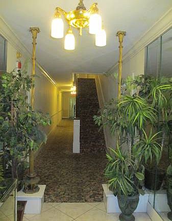 3rd image of 124 Live Oak Ave
