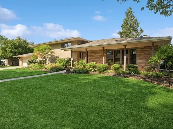 8850 Karlov Ave, Skokie, IL 60076