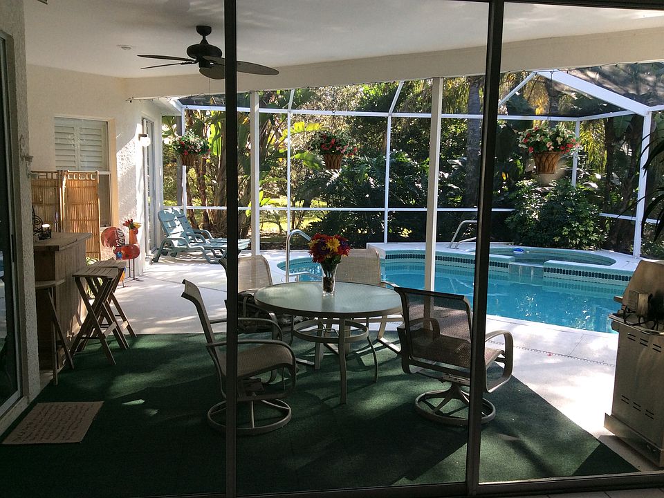 Sliding doors pocket in wall