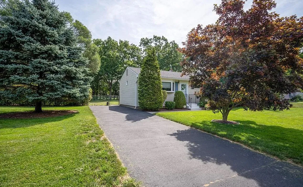 3 bed, 1000 sqft, $2,850 — Photo 3