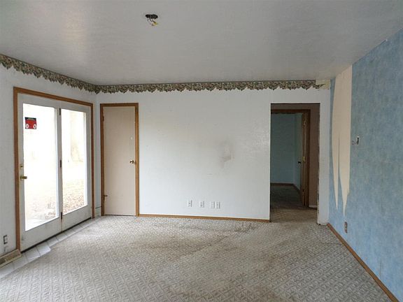 2nd image of 52525 Lynnewood Ave