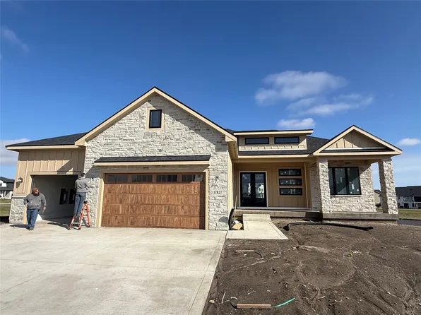 17827 Goodman Dr, Urbandale, IA 50323