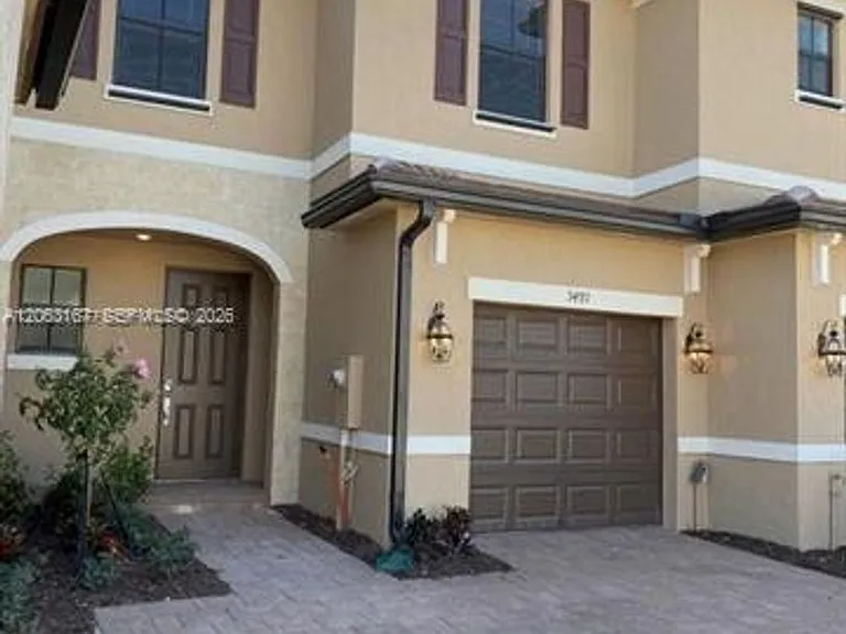 3470 W 106th Ter #Townhouse 3470 — Photo 2