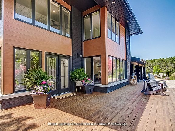 5th image of 674 Goodwood Rd