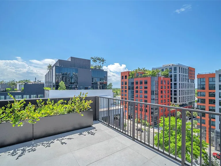 91 NW 27th St #503 — Photo 24
