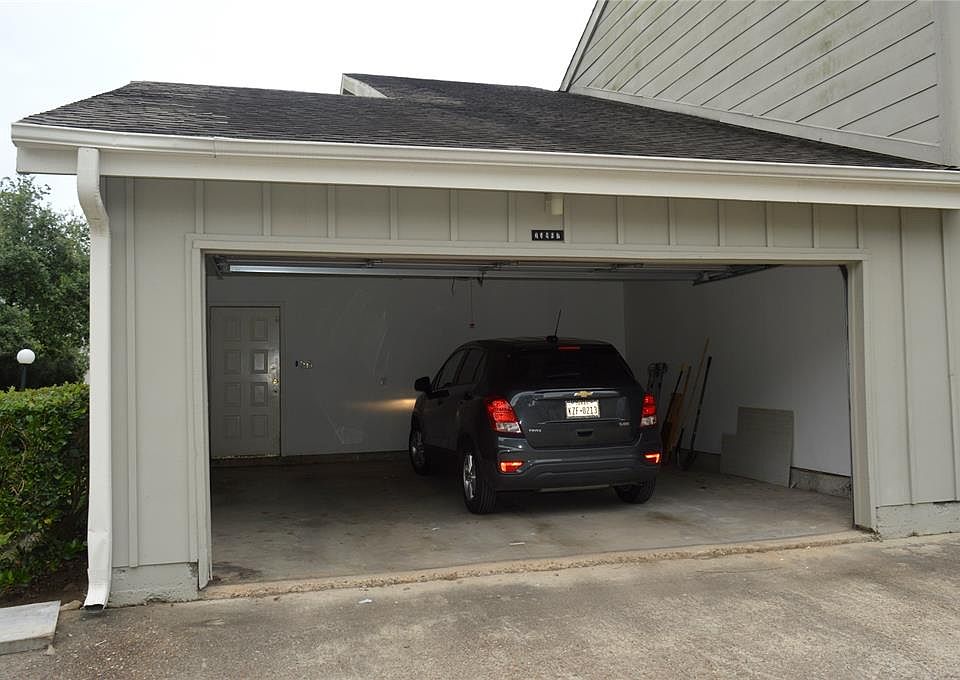 1st image of 12961 Wirevine Ln
