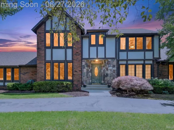 30150 Ardmore Dr, Farmington Hills, MI 48334