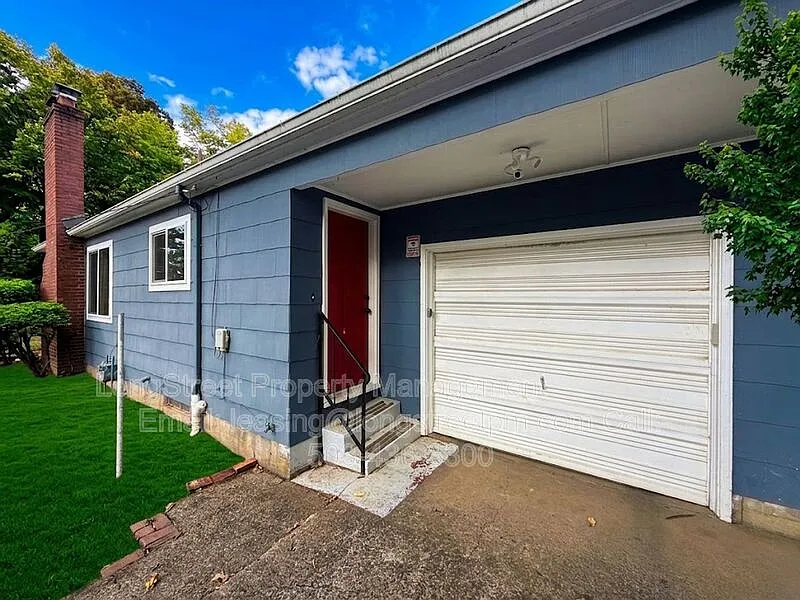 2 bed, 1.0 bath, 1003 sqft, $2,195 — Photo 2