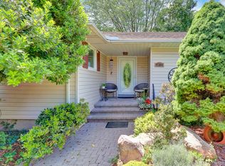 1304 Sycamore Ave, Bohemia, NY 11716