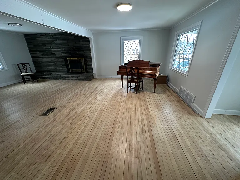 68 Benson Pl — Photo 1