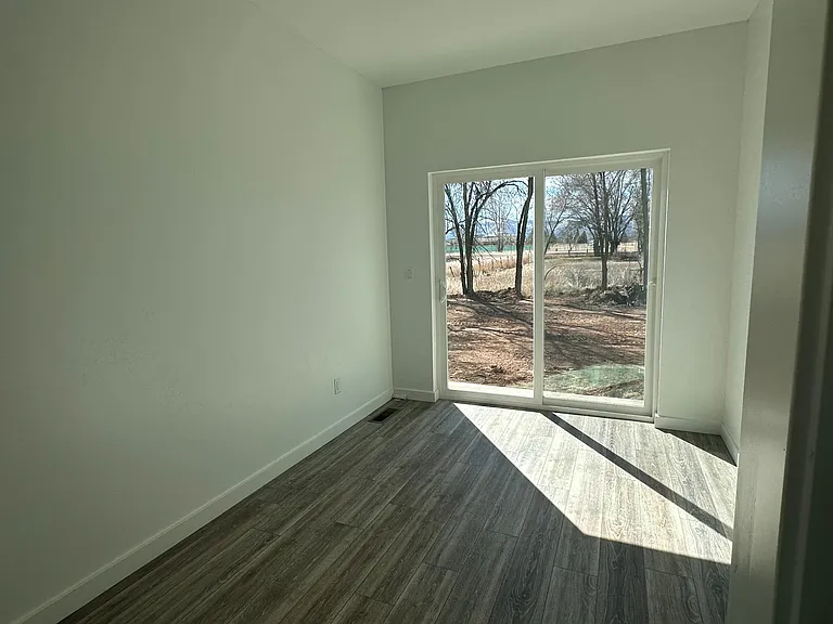 1115 E Carpenter St — Photo 14