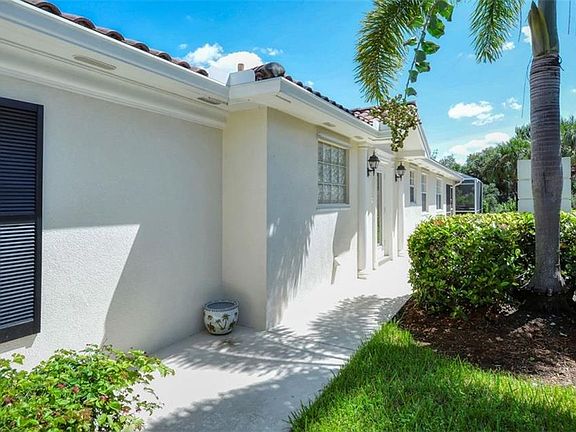 2nd image of 7647 Pesaro Dr
